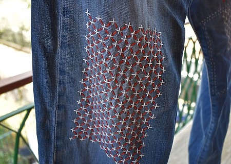 Sashiko Style Mending: Step-by-step Tutorial for Repairing Jeans