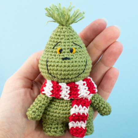 free grinch amigurumi crochet pattern for Christmas ornaments