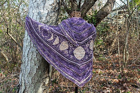 Wisdom of the Moon free triangle shawl knitting pattern