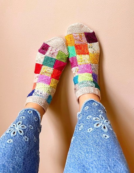 patchwork house socks - free knitting pattern