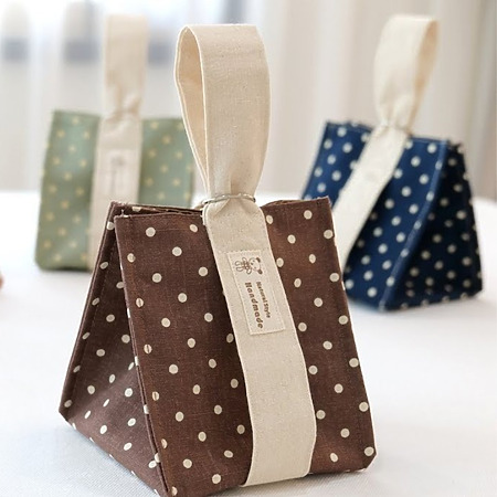 DIY fabric gift pouch sewing tutorial for beginners