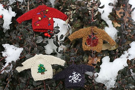 Tiny Holiday Sweater Pattern - Knit Scrap Yarn Sweater Ornament