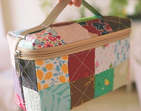 DIY Patchwork Zipper Bag -Tutorial Quilted Fabric Square Travel Pouch