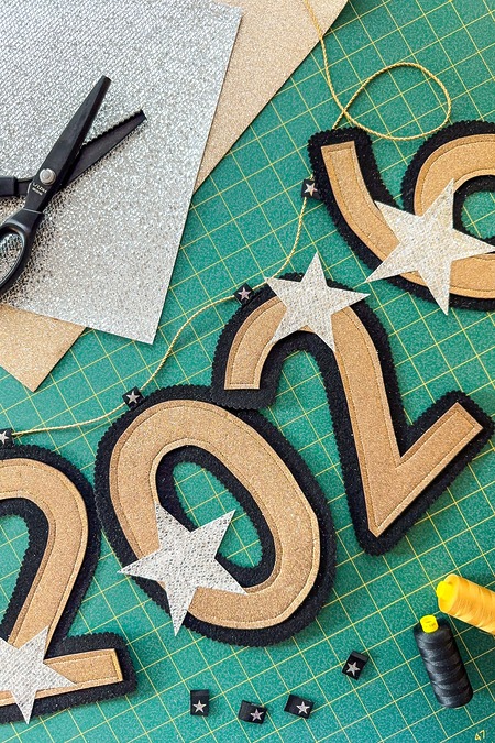 DIY Felt Number Banner Free Sewing Pattern For Digits 0-9 - New Years Felt Banner Tutorial