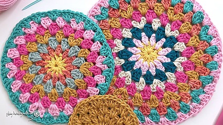 Crochet Flat Granny Circle Tutorial 2-Round Repeat Crochet Circle Pattern