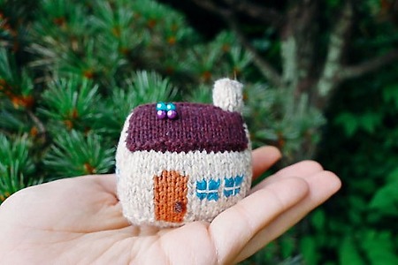 Free Mini House Ornament Knitting Pattern