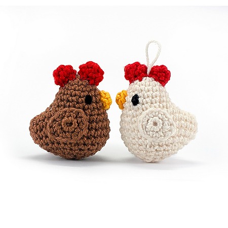 Perfect Scrap-Busting Accessory: Chicken Amigurumi Keychain from Mariska Vos-Bolman