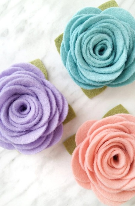 DIY rolled felt roses