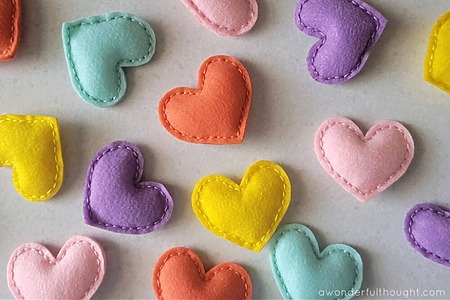 DIY Felt Hearts: Easy Valentine&rsquo;s Day Decor Tutorial