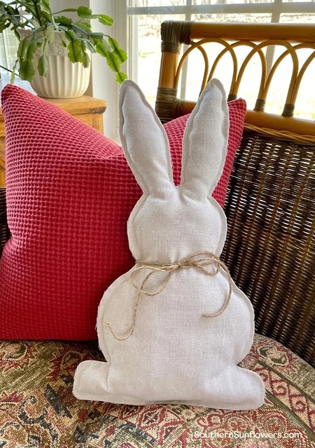 DIY Easter Bunny Pillow: No-Sew Home Decor Idea