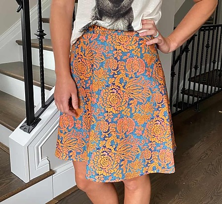 My French Twist Simple Skirt: A short, flirty DIY skirt made from one yard of woven cotton fabric featuring an easy elastic waistband and a narrow stitched hem