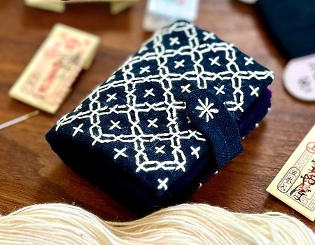 How to make a sashiko needle book - Hand sewn fabric scrap needle holder tutorial