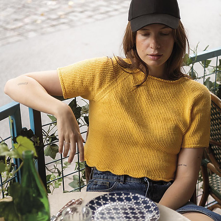 Free Toscana knit t-shirt pattern - How to knit a top down summer shirt with wavy edge