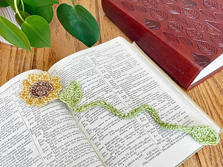 Free Crochet Sunflower Bookmark Pattern