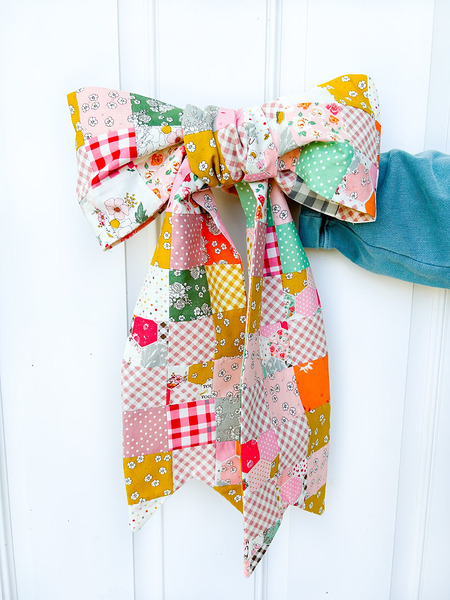 Scrappy Fabric Bows: Easy Holiday & Seasonal Sewing Ideas How to Sew a Custom Patchwork Bow from Fabric Scraps