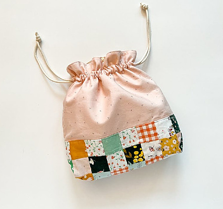 How to Sew Simple Drawstring Bag - Patchwork bag tutorial