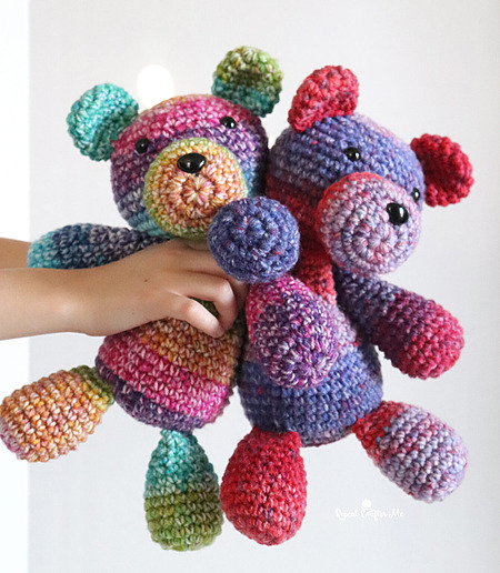 Free teddy bear crochet pattern for variegated yarn - How to crochet a simple self striping amigurumi bear