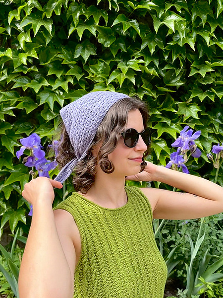 Garden Vines Bandana free knitting pattern for sport weight yarn