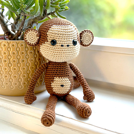 Free cute monkey crochet pattern for beginners - easy amigurumi