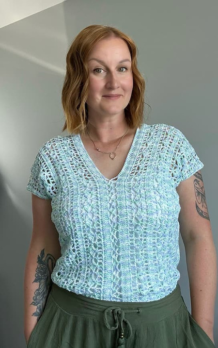 Free lace crochet v-neck summer top pattern - How to crochet an easy summer lace top