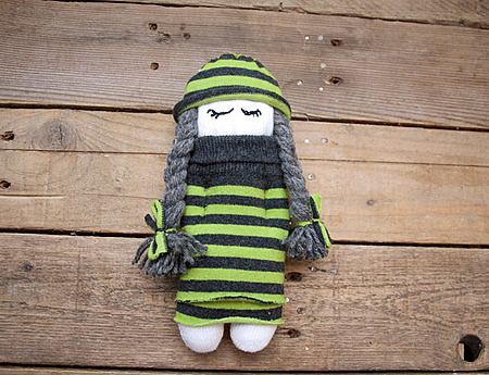 Free sock doll tutorial for beginners - How to make a DIY sock doll