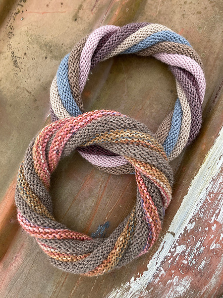 Free Infinity Scarf Knitting Pattern
