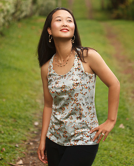 Free lago tank sewing pattern - How to sew a beginner scoop neck tank top