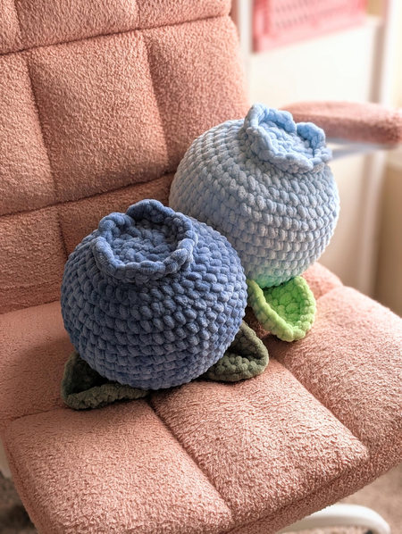 Free Crochet Small Blueberry Pillow Pattern and Tutorial for Jumbo Yarn