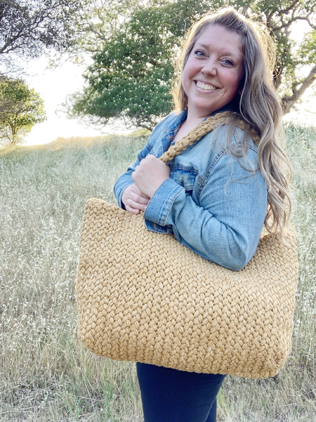 Free Marlowe tote crochet pattern - How to crochet a braided puff stitch tote bag
