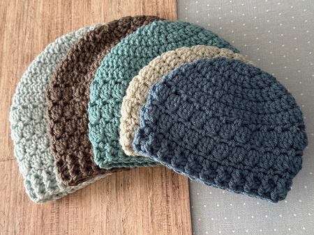Free Cozy clusters hat crochet pattern - How to crochet a top down cluster stitch beanie