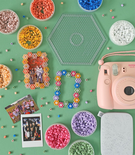 DIY perler bead flower photo frames tutorial - How to make perler bead instax magnet frames