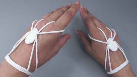 Fast 15 minute DIY spider gloves crochet pattern