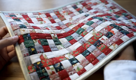 Free woven fabric placemat sewing tutorial - How to sew woven scrap fabric coasters and placemats