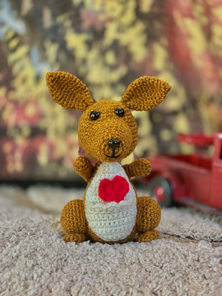 Free Kiera the Kangaroo amigurumi crochet pattern