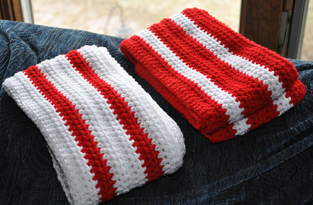 two color sports scarf pattern by Melanie A. Douglas