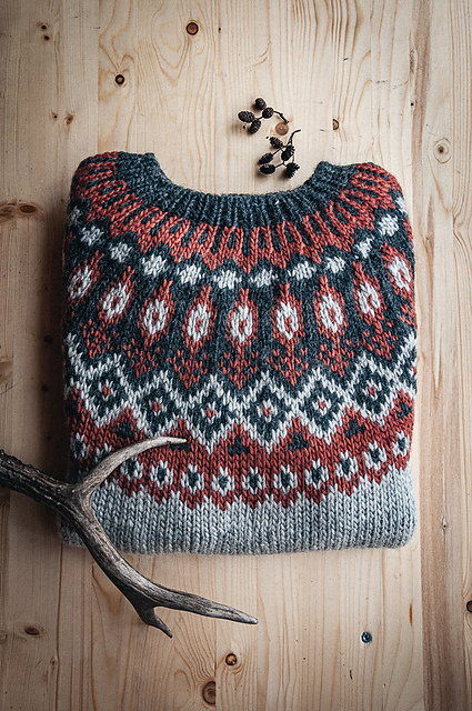 Free Autumn Sweater knitting pattern - How to knit an Icelandic circular yoke sweater