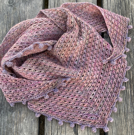 Free Gecko Scarf knitting pattern - How to knit a faux granny stitch scarf