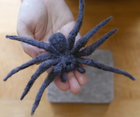 Free needle felted spider tutorial - How to needle felt a realistic Halloween tarantula